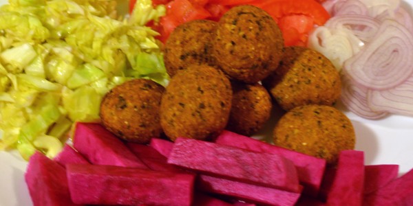 Operation recreate the most amazing Lebanese falafel sandwich evar!