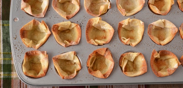 Baked wonton wrapper cups – the perfect base for party appetizers